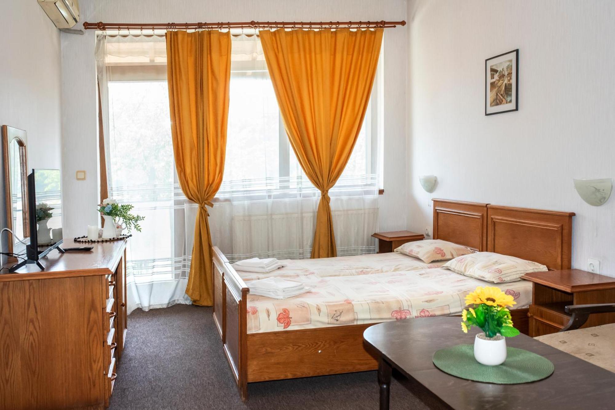 Комплекс Плавис Trjavna Buitenkant foto
